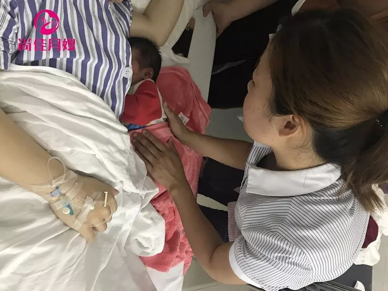 尚佳專業(yè)月嫂丨母乳丨吸奶器吸出來的奶量不能信！